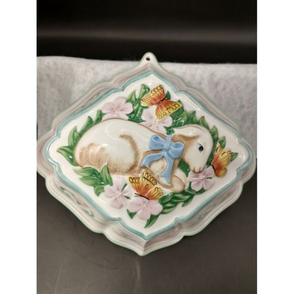 The Franklin Mint Le Cordon Bleu 1986 Lamb & Butterfly Ceramic Wall Plaque - Picture 1 of 5